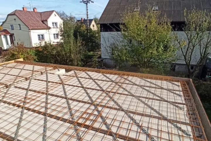 Základová deska a strop rodinného domu ve Vrbici.